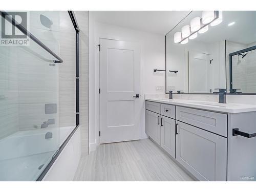 6166 Beatrice Street, Vancouver, BC - Indoor Photo Showing Bathroom