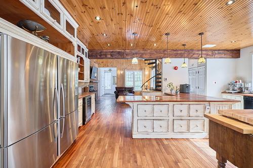 Cuisine - 30 Ch. Gérard, Saint-Donat, QC - Indoor Photo Showing Kitchen
