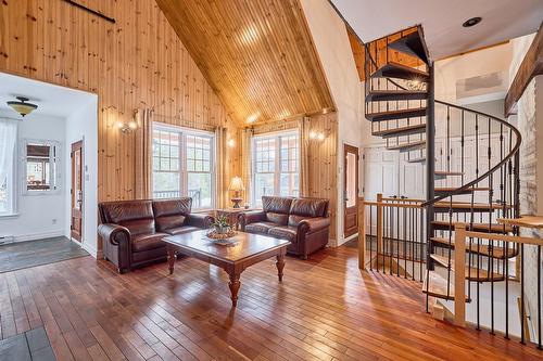 Salon - 30 Ch. Gérard, Saint-Donat, QC - Indoor Photo Showing Living Room