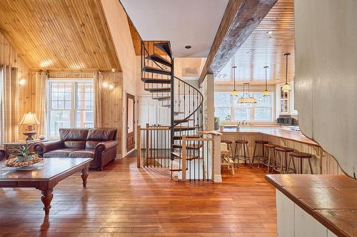 Vue d'ensemble - 30 Ch. Gérard, Saint-Donat, QC - Indoor Photo Showing Living Room