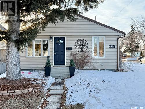 2502 Kelvin Avenue, Saskatoon, SK - Outdoor