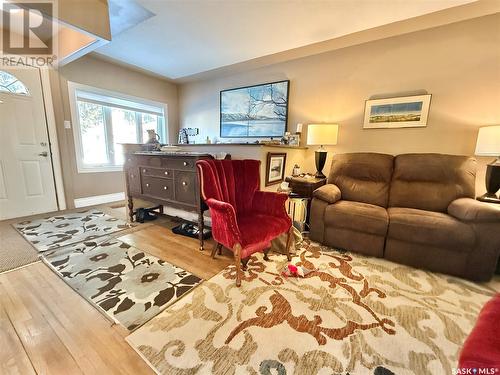 2502 Kelvin Avenue, Saskatoon, SK - Indoor Photo Showing Living Room