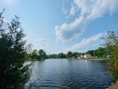 Vue sur l'eau - Rue Pierre, Saint-Lin/Laurentides, QC 