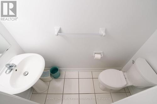 3252 Angel Pass Drive, Mississauga, ON - Indoor Photo Showing Bathroom