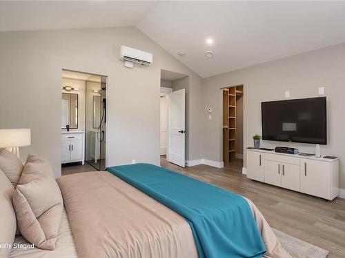 649 5Th St, Courtenay, BC 