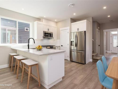 649 5Th St, Courtenay, BC 