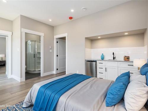 649 5Th St, Courtenay, BC 