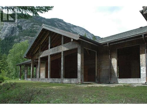 2712 Egan Road, Bella Coola, BC - Outdoor