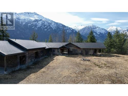 2712 Egan Road, Bella Coola, BC - Outdoor