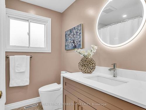 3457 Beau Rivage Crescent, Mississauga, ON - Indoor Photo Showing Bathroom