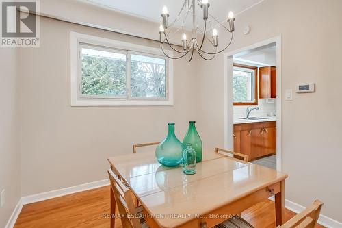 368 East Side Crescent, Burlington, ON - Indoor Photo Showing Dining Room