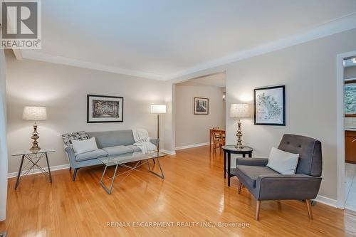 368 East Side Crescent, Burlington, ON - Indoor Photo Showing Living Room