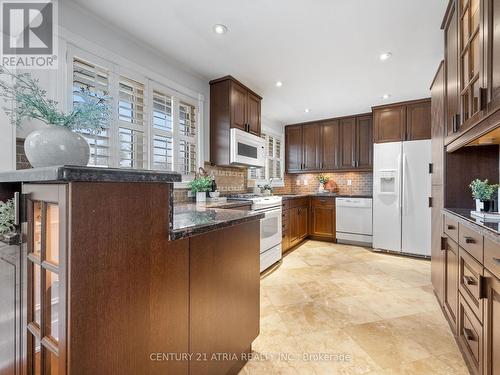 2265 Denise Road, Mississauga, ON - Indoor Photo Showing Kitchen