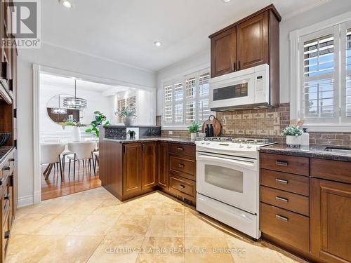 2265 Denise Road, Mississauga, ON - Indoor Photo Showing Kitchen