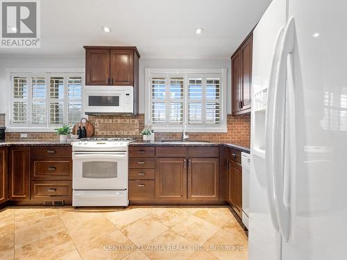 2265 Denise Road, Mississauga, ON - Indoor Photo Showing Kitchen