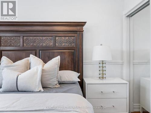 2265 Denise Road, Mississauga, ON - Indoor Photo Showing Bedroom