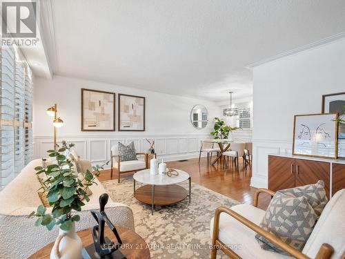 2265 Denise Road, Mississauga, ON - Indoor Photo Showing Living Room