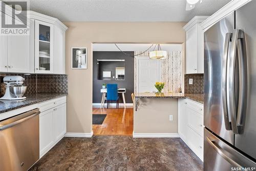 1342 East Centre, Saskatoon, SK - Indoor Photo Showing Kitchen With Upgraded Kitchen