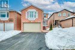 5254 ASTWELL AVENUE  Mississauga, ON L5R 3H8