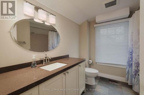 307 Queen Street S, Mississauga, ON - Indoor Photo Showing Bathroom