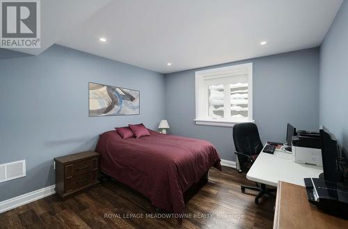 307 Queen Street S, Mississauga, ON - Indoor Photo Showing Bedroom