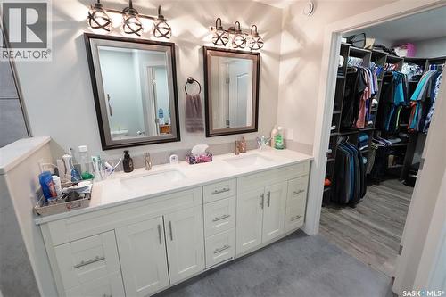 44 Crescent Drive, Avonlea, SK - Indoor Photo Showing Bathroom