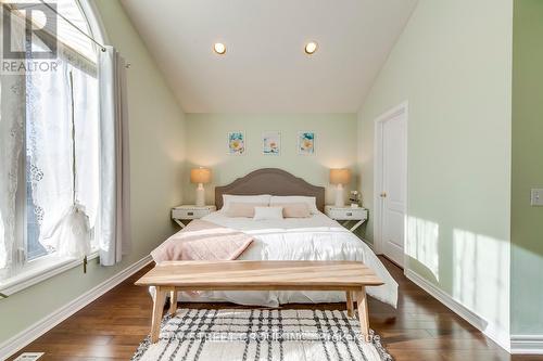 929 Ledbury Crescent, Mississauga, ON - Indoor Photo Showing Bedroom