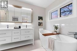 Newly Upgraded 5 Pc Bathroom With Floating Tub - 