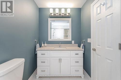 Bathroom features modern vanity and finishes - 2000 Silverberry Crescent, Mississauga, ON - Indoor Photo Showing Bathroom