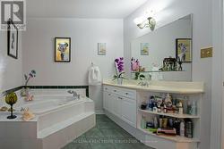 Master Ensuite - 