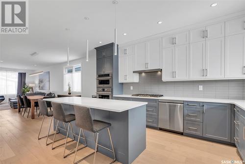 1418 10Th Street E, Saskatoon, SK - Indoor Photo Showing Kitchen With Upgraded Kitchen