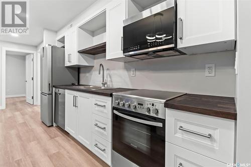 1418 10Th Street E, Saskatoon, SK - Indoor Photo Showing Kitchen