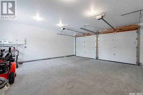 1418 10Th Street E, Saskatoon, SK - Indoor Photo Showing Garage