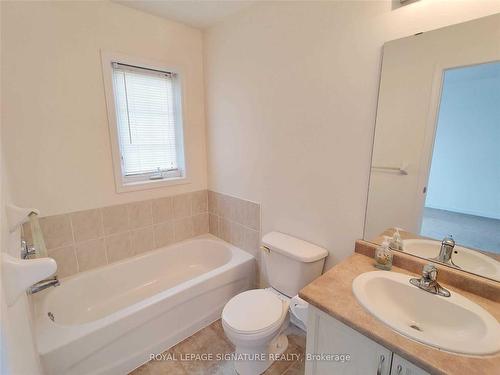 7250 Triumph Lane, Mississauga, ON - Indoor Photo Showing Bathroom