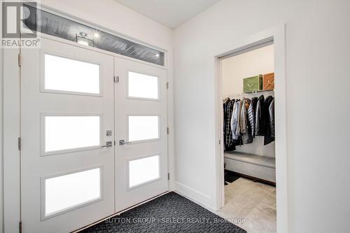 Foyer w Walk in Closet - 2099 Ironwood Road, London, ON - Indoor Photo Showing Other Room