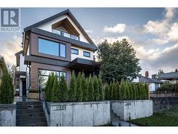 2 2474 E 21ST AVENUE  Vancouver, BC V5M 2V8