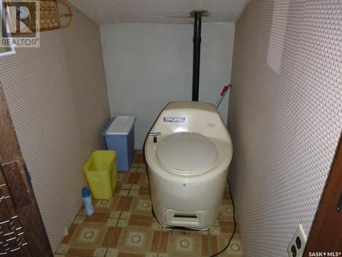 1006 Lake Road, Northern Admin District, SK - Indoor Photo Showing Other Room