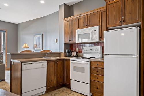 Kitchen - 127-2396 Rue Labelle, Mont-Tremblant, QC - Indoor Photo Showing Kitchen