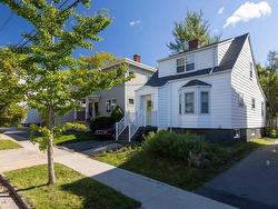 6430 London Street  Halifax, NS B3L 1X4