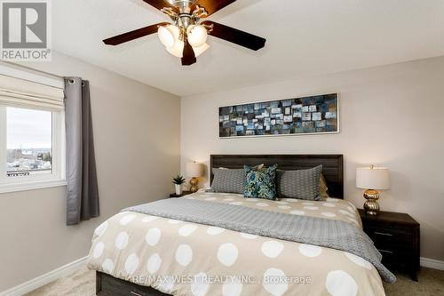 668 Rowley Common, Burlington, ON - Indoor Photo Showing Bedroom