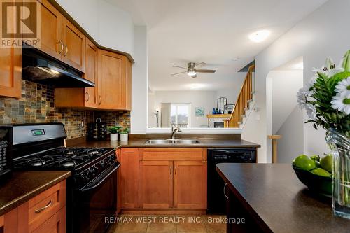 668 Rowley Common, Burlington, ON - Indoor Photo Showing Kitchen With Double Sink