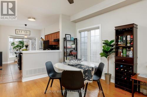 668 Rowley Common, Burlington, ON - Indoor Photo Showing Dining Room