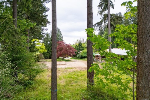 476 Old Petersen Rd, Campbell River, BC 