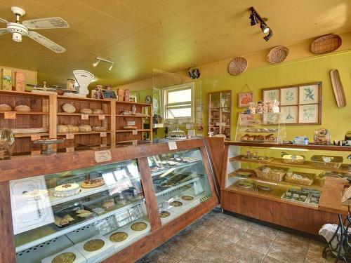 Commerce - 131  - 133 Ch. Des Fondateurs, La Minerve, QC - Indoor Photo Showing Other Room