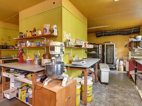 Commerce - 131  - 133 Ch. Des Fondateurs, La Minerve, QC - Indoor