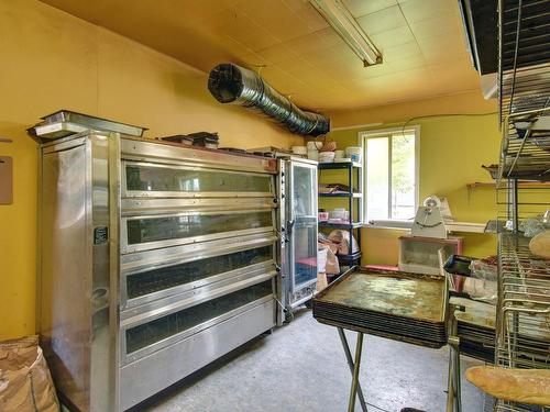 Commerce - 131  - 133 Ch. Des Fondateurs, La Minerve, QC - Indoor