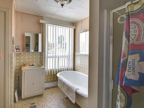 Bathroom - 131  - 133 Ch. Des Fondateurs, La Minerve, QC - Indoor Photo Showing Bathroom