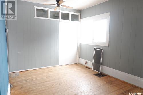 405 4Th Avenue E, Assiniboia, SK - Indoor Photo Showing Other Room
