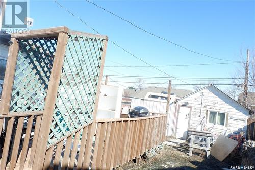 405 4Th Avenue E, Assiniboia, SK - Outdoor