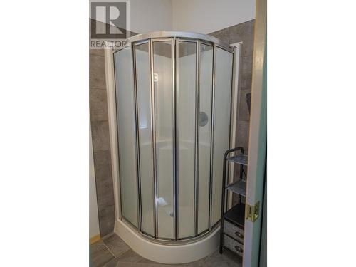 4040 Mountain View Road, Mcbride, BC - Indoor Photo Showing Bathroom